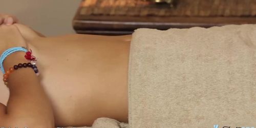 Massage turns to Cheating for Wild Girl Daisy Haze (Eric Masterson, Daisy Summers)