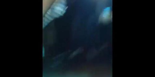 Loira gostosa bebeu de mais e caiu na net maluquinha na balada