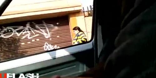 Flash preguntando a la gorda si le gusta