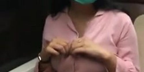 Boobs Flash On Public Transport