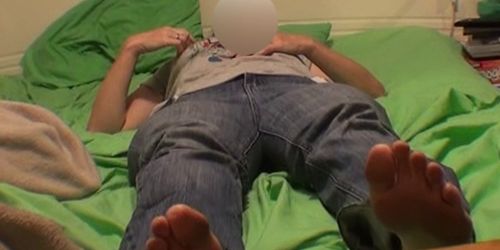 Bored masturbate to orgasm silk panties.avi