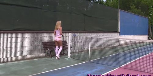 Tennis teenager rubs box