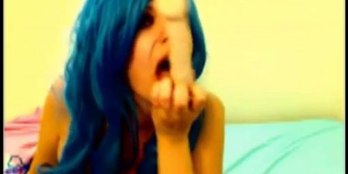 Blue haired babe masturbating hardcore