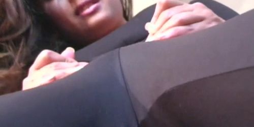 Hete kont in zwarte panty - video 7