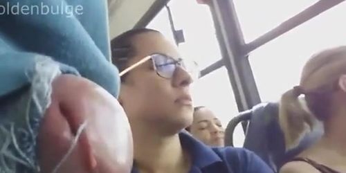 Flash Girl On Bus - Tnaflix.com