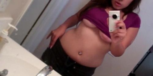 Pretty Girl Show Her Tits On Cam