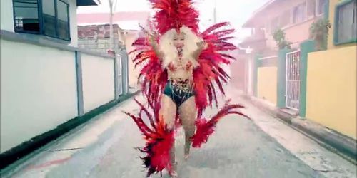 Nicki Minaj - Pound The Alarm