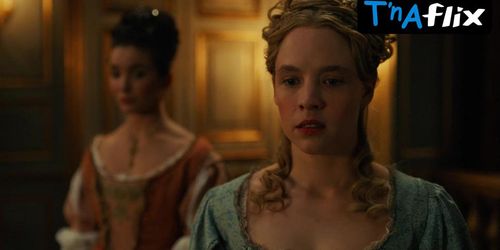 Elisa Lasowski Sexy Scene  in Versailles