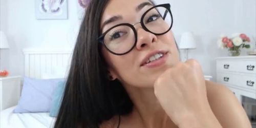 Hot Raven Kitty Kimber With Sexy Glasses Rubbing Twat