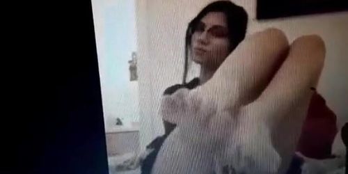 J'me branle sur les Beau pied d une femme et j éjacule (Footjob)