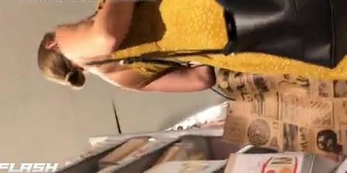Upskirt flashing 5