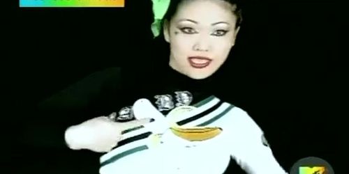 Gwen Stefani Sexy Scene  in Hollaback Girl