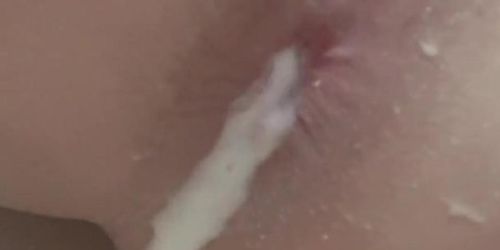 Huge anal creampie flow out 
