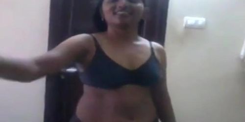 Sexy amateur Indian girl masturbating