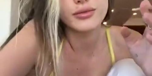 Bella Thorne Nip Slip - FULL LIVESTREAM