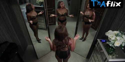 Naturi Naughton Underwear Scene  in Power