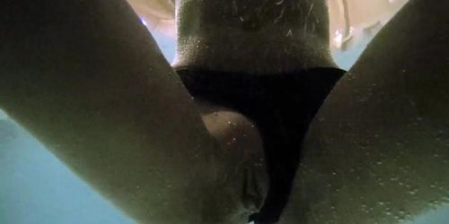 Flashing my wet pussy underwater