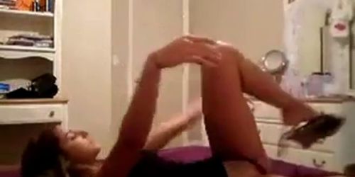 Sweet girl in front of webcam - video 1 (amateur )