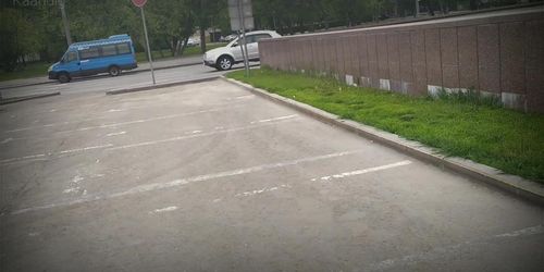 Cum in mouth on a public parking. Naughty wife licks everything clean. 