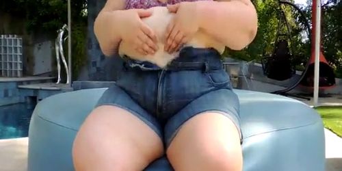 BBW pool belly play