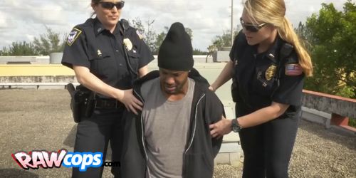 Suspected robber tells cops to suck dick