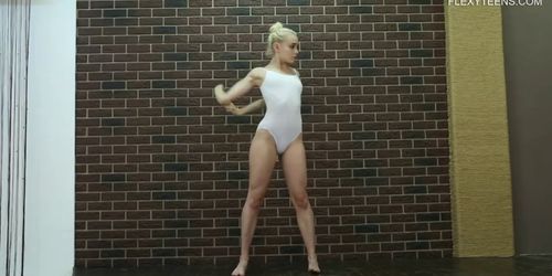 Hot teen girl does gymnastics naked Dora Tornaszkova