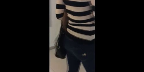 Fuck Girlfriend in Public Toilet