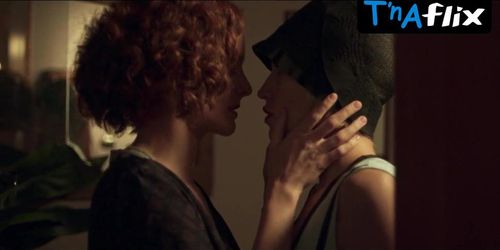 Ana Maria Polvorosa Lesbian Scene  in Cable Girls