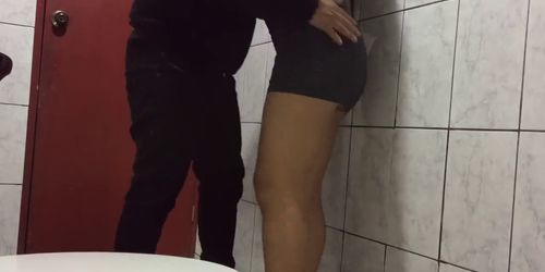 Hard Sex of Young People in the Bathroom of the University, with Hidden Cam (amateur )