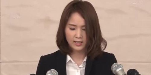 press-conference-apology-slutjapanese