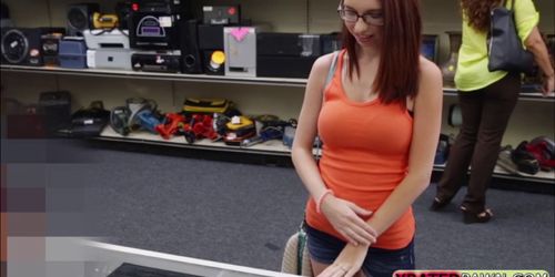 Good cash are filled into a cutie teens tight Pussy