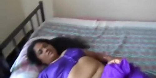 Tamil shanthi aunty getting fucked