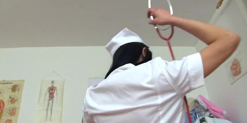 Kinky Nurse Shows Her Vagoo - Kirschley Swoon