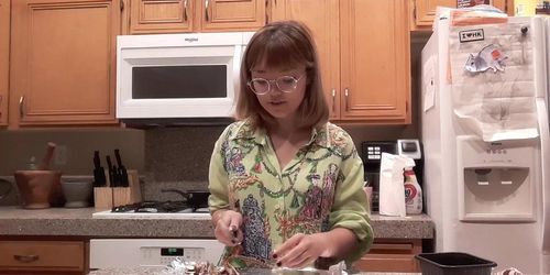 AMATEUR COOK MAKES MUSHROOM GRAVY IN UNDER 10 MINUTES!!!