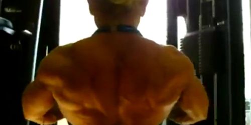 Muscle Girl - Maryse Manios - video 8