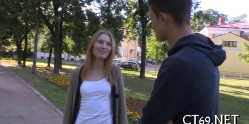 Geile Lady spreizt die Beine - Video 4 (amateur )