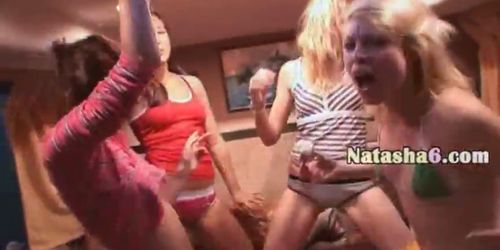 ultra sexy lezzies in porn bus - video 1