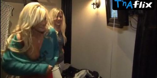 Crystal Harris Breasts Scene  in The Girls Next Door (securitycamera )