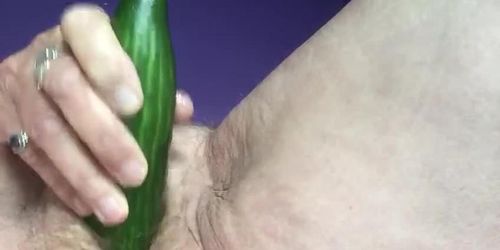 Slutty granny fucks pussy with cumcumber part 2