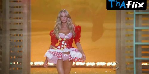 Candice Swanepoel Underwear Scene  in The Victoria'S Secret Fashion Show 2010