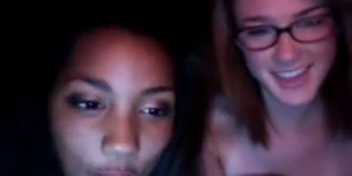 Two slutty teens get horny on MSN