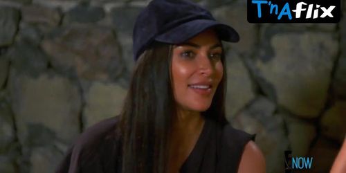 Kourtney Kardashian Sexy Scene  in Keeping Up With The Kardashians