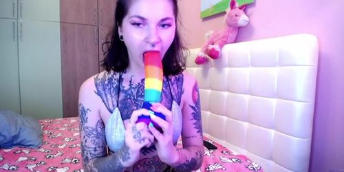 Cute webcam teen does anal, deepthroat and slaps herself