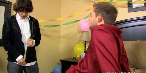 Wenn der Stripper nicht den besten Mann zeigt, steigt er auf (Chris Parker, Jacob Marteny)