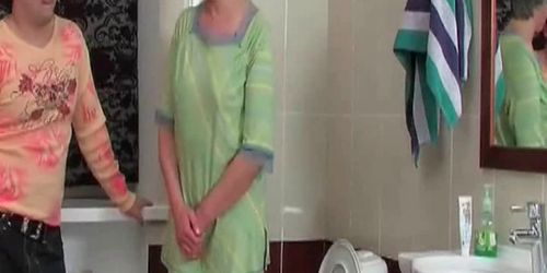 MATUREINTERNAL - Mature slut gets nasty with her man in the bathroom