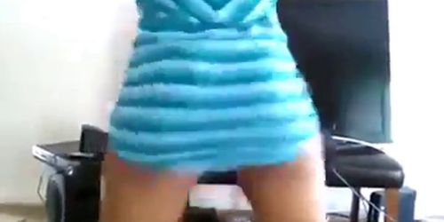 TWERK Thick Booty in Short Tight Dress (amateur )