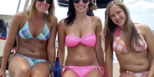 Cute moms and daughters pose nude on the beach - Tnaflix.com