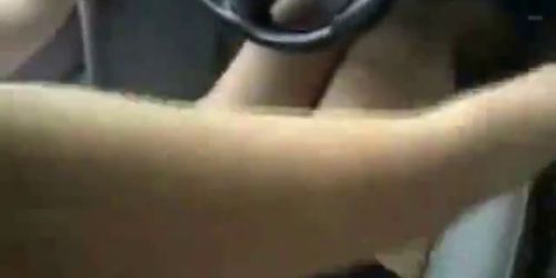 CAR HANDJOB - video 3