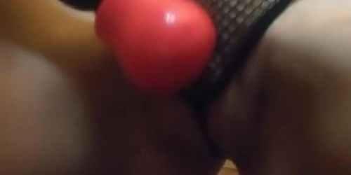 Fit girl toys herself with vibrator & 9 in dildo before squirting on camera 