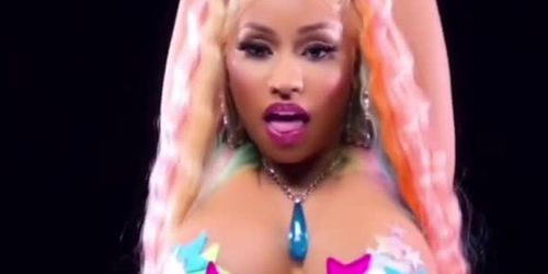 Naked Nicki Minaj Shaking Tits And Twerk